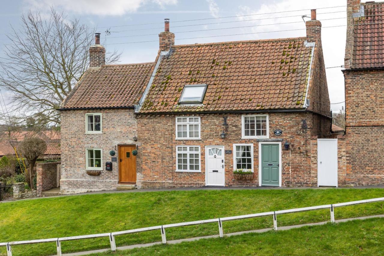 Quaint Cottage In The Heart Of North Yorkshire Village - Pet Friendly Free Stillington 외부 사진